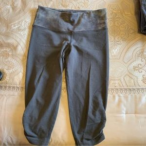 EARTH YOGA. Pull-up ruched crop leggings. Tie dye elastic waist band. Si…